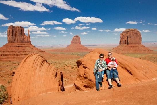 Familie Peter im Monument Valley